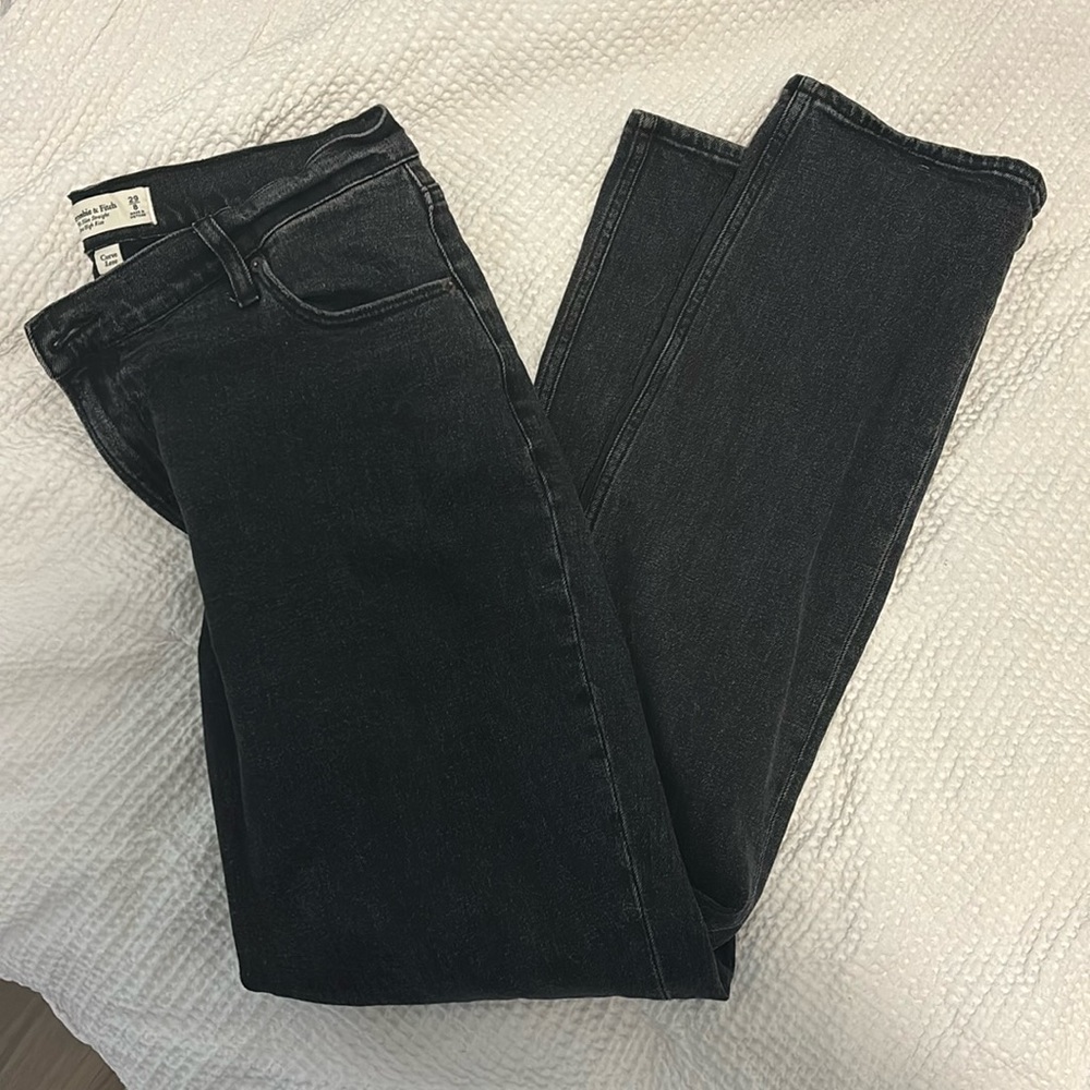 Abercrombie 90s Slim Straight Ultra High Rise Curve Jean